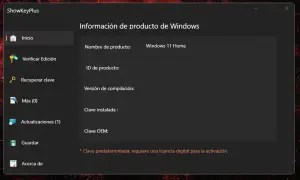 Ventana de ShowKeyPlus para ver licencia Windows 11 Home. Muestra información del producto, ID, versión y clave instalada.