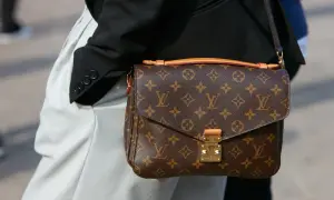Czy torebki Louis Vuitton są ze skóry? Odkryj prawdę o materiałach