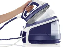 Zastanawiasz się, jakie żelazko kupić? Zobacz Philips GC8420, parownicę z dużą mocą pary, która ułatwi prasowanie.