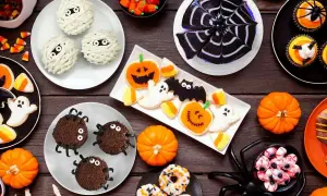 Najlepsze przepisy na ciasta na Halloween, które zaskoczą gości