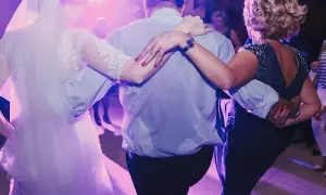 Ile do koperty na wesele świadek? Sprawdź, ile warto dać
