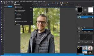 Darmowy program do obróbki zdjęć po polsku. Użyj menu "Adjustments" do poprawy kolorów i kontrastu portretu.