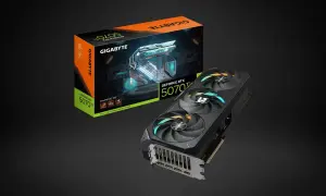 Gigabyte GeForce RTX 5070 Ti Grafikkarte mit Verpackung. "Ti" bei Grafikkarten steht für verbesserte Leistung.