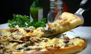 Jak idealnie upiec pizzę Guseppe: temperatura i czas pieczenia