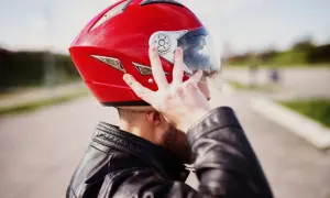 Jak dobrać odpowiedni rozmiar kasku motocyklowego, aby uniknąć błędów