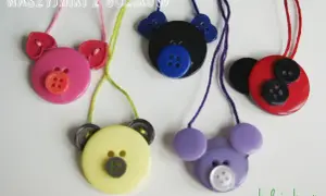 Zrób naszyjnik z guzików: Unikalna biżuteria DIY krok po kroku