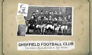 Stara fotografia drużyny piłkarskiej Sheffield FC z XIX wieku, obok portrety i dokumenty.