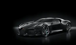 Elegancki Bugatti La Voiture Noire, lśniący w mroku, symbol luksusu i mocy.