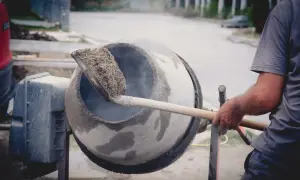 Betoniarka pod worek 25 kg: Wybierz idealną i uniknij błędów!