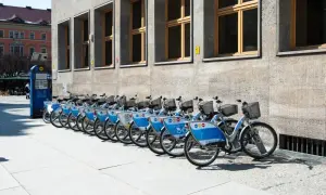 Jak dojade rowerem w mieście: trasy, aplikacje i bezpieczne porady dla rowerzystów