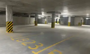 Parcheggio condominiale con posti auto numerati. Scopri il prezzo per l'affitto posto auto condominiale.