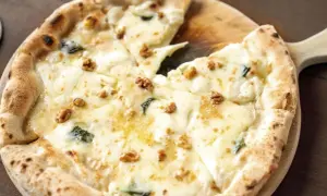 Pizza 4 Fromages: Ma Recette Ultime pour un Goût Pro à la Maison