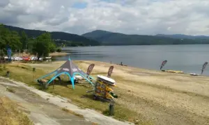 Plaża Jezioro Żywieckie – idealne miejsce na relaks i zabawę z rodziną