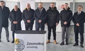 PlusBus Łomża: Gdzie dokładnie się zatrzymuje? Sprawdź adres!
