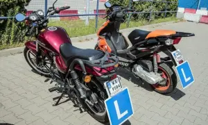 Czy motorower jest pojazdem silnikowym? Sprawdź ważne informacje!
