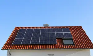 Inwerter sieciowy co to jest i jak wpływa na Twoje oszczędności