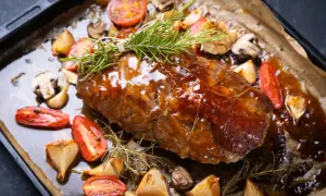 Jak przyrządzić łopatkę wieprzową, aby była soczysta i aromatyczna