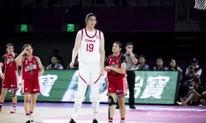 Las gigantes chinas del baloncesto: Estrellas WNBA y legado histórico