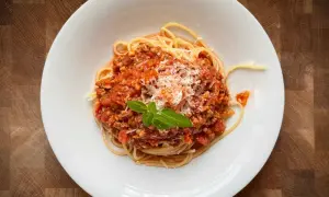 Przepisy na spaghetti bolognese, które zachwycą Twoich gości