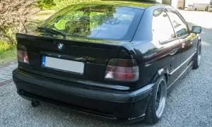 BMW E36 Cabrio spoiler: Wybierz styl, uniknij kiczu!