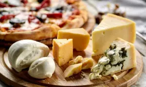 Jakie sery do pizzy 4 sery - najlepsze połączenia smakowe, które zaskoczą