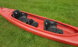 Ile waży kajak dwuosobowy? Wybierz idealny dla siebie!