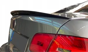 Spoiler do BMW E90: Wybór, montaż i style. Czy warto?
