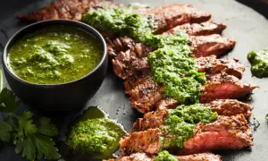 Sauces pour grillades: sublimez vos viandes avec nos recettes maison