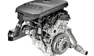 Silnik BMW z turbosprężarką i sprzęgłem. N47 to jego oznaczenie.