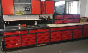 Gdzie ma warsztat Krzysztof Mtronic? Odkryj jego pomocne porady