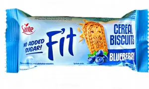 Opakowanie ciastek Sante Fit Cereal Biscuits o smaku borówkowym, bez dodatku cukru.