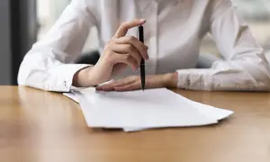 Skąd wziąć akt notarialny? Oto jak uniknąć problemów z dokumentem