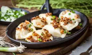 Jaka surówka do pierogów ruskich? 3 top typy i porady eksperta