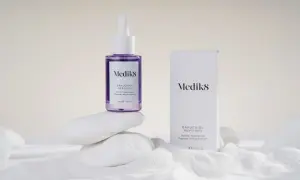 Serum Medik8 z bakuchiolem i peptydami, alternatywa dla retinolu. Dowiedz się, bakuchiol co to za składnik.