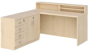Jasne biurko z nadstawką, z szufladami i szafkami, idealne do organizacji pracy.