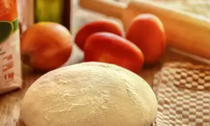 Pâte à pizza maison parfaite : le guide complet et les astuces