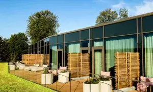 Co to jest patio w hotelu i jak wpływa na komfort gości?