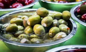 Ile kalorii ma oliwa z oliwek? Sprawdź, jak wpływa na dietę