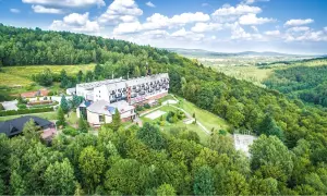 Hotel w otoczeniu zieleni Gór Świętokrzyskich. Malownicze miejscowości i krajobrazy.