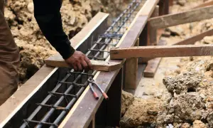 Jaki beton na fundamenty? Wybierz najlepszy materiał dla swojej budowy