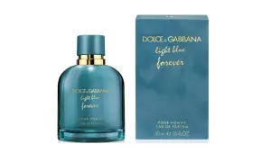Błękitna butelka i pudełko perfum Dolce & Gabbana Light Blue Forever Pour Homme. Zapach, który trwa wiecznie.