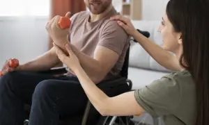 Rehabilitacja po udarze: Ile trwa? Etapy i czynniki sukcesu