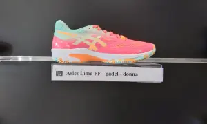 Scarpa da padel Asics Lima FF donna, con tomaia rosa vivace e dettagli azzurri e arancioni.