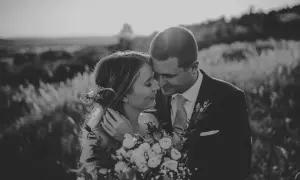 Jak wybrać fotografa ślubnego? Uniknij błędów, miej piękne zdjęcia