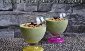 Jarmuż, banan, jogurt: przepis na koktajl bez goryczki w 3 minuty