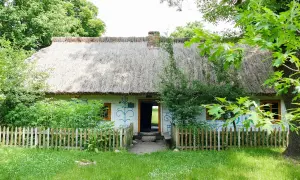 Skansen przy Muzeum w Łowiczu: co warto zobaczyć i przeżyć