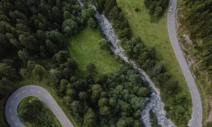 Szczecin-Kołobrzeg: Odległość, czas i koszty. Który transport wybrać?