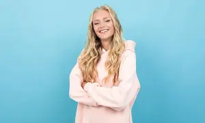 Jak nosić bluzy oversize, by wyglądać stylowo i czuć się komfortowo