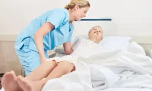 Odleżyny u seniora: Jak skutecznie zapobiegać i leczyć? Poradnik