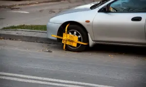 Czy straż miejska może wystawić mandat za parkowanie na osiedlu?